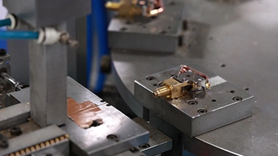 Gauge movement installation