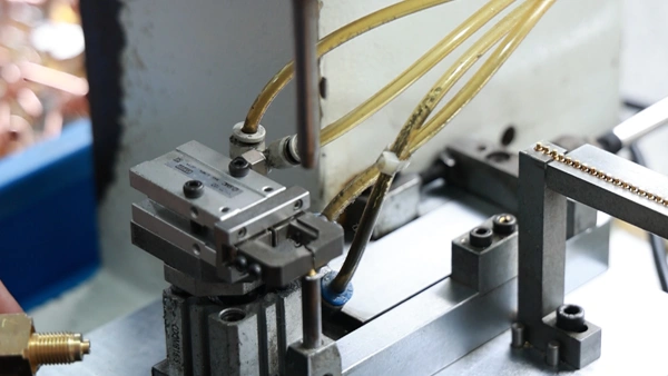 Linkage riveting
